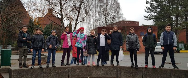 Die Klasse 4b besuchte die Stadtteilschule Helmuth Hübener Die Klasse 4b besuchte die Stadtteilschule Helmuth Hübener